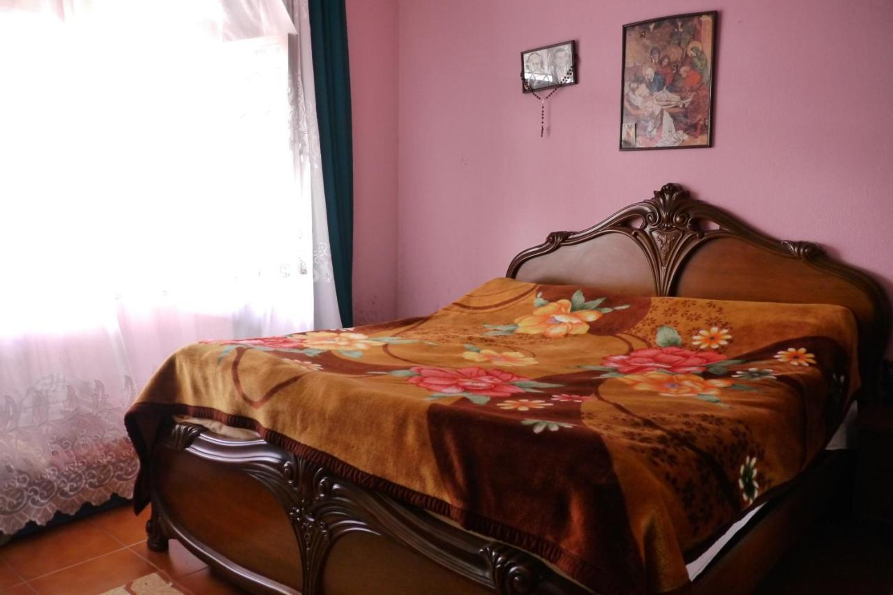 Florians Guesthouse Shkoder Room photo